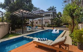 Saffronstays The Windsor House - 5Br Family & Celebration Villa With Pool, Lawn & Gazebo